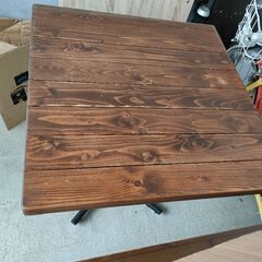 カフェテーブル　ダイニングテーブル　木目　アイアン　おしゃれ家具　新生活