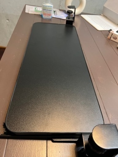スライド式キーボードトレイ