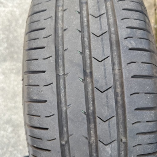 フォルクスワーゲンポロ純正タイヤホイールセット2本のタイヤは新品です