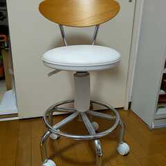 白色カウンターチェアお売りします