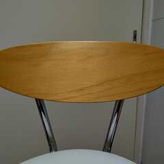 白色カウンターチェアお売りしますの画像