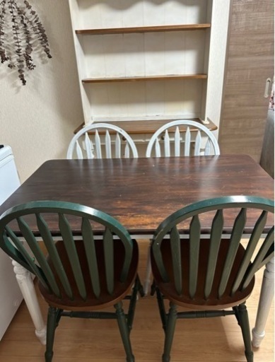 ダイニングテーブル イスとカップボードセット