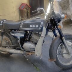 ヤマハ　YB125E-Ⅱ　ﾚｽﾄｱﾍﾞｰｽ　部品取り車です。
