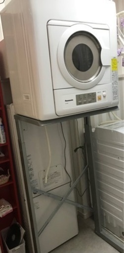 沢山応募ありがとうございました。新規募集停止します。2021年製乾燥機と台のセット