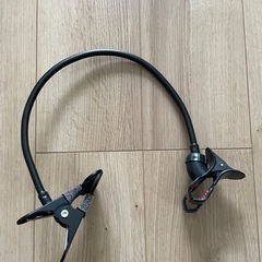携帯　固定ワイヤーの画像
