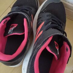 ニューバランス♣22.5cm スニーカーの画像
