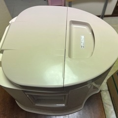 新品未使用の安寿ポータブルトイレを半額以下で売ります。