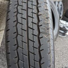 195/80r14 タイヤ四本の画像