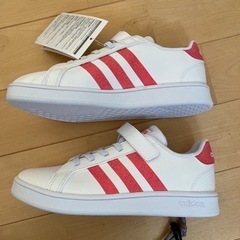 adidas アディダス　スニーカーの画像