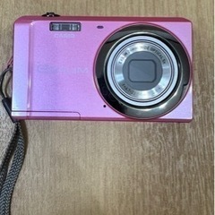 カメラ　ピンク　カシオ　美品
