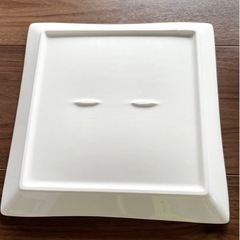 海外版Gaspard et Lisa hello kitty お皿　二つセット の画像