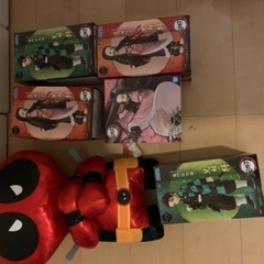 フィギュア無料＋壊れたスーツケース