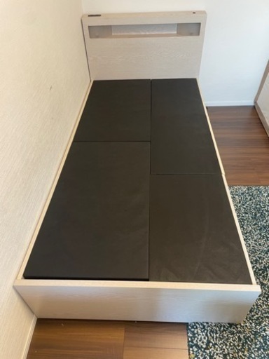 ベット(収納付き)