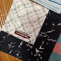 新品ブランドハンカチ4枚セットの画像