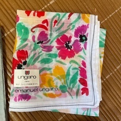 新品ブランドハンカチ4枚セットの画像