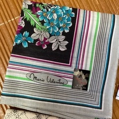 新品ブランドハンカチ4枚セットの画像