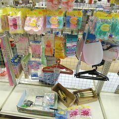 展示什器　両面　バックネット（フック５０個付）　巾122　奥行95　高さ151㎝ の画像