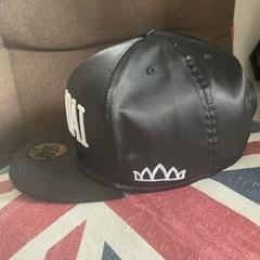 【海外限定品】CROWNS👑帽子💜値下げの画像