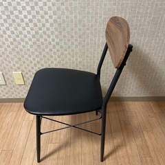 ダイニングテーブルの画像