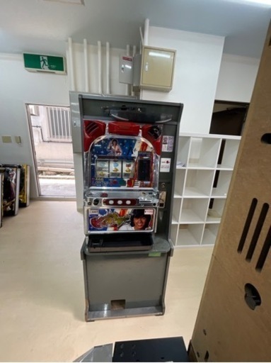 中古　パチスロ　筐体　２台　沖縄県内送料無料