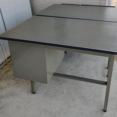 （交渉中です）オフィスデスク2脚をお譲りいたします。