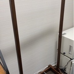 木のラックの画像