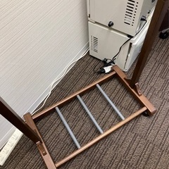 木のラックの画像