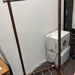 木のラックの画像