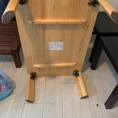 脚折り畳みテーブルの画像