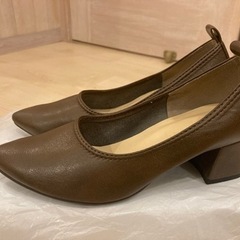 甲深パンプス ブラウン 22.5cm