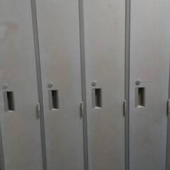 4人用ロッカー　　お話中です。