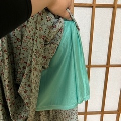 ベルト付き　ミントグリーンの花柄スカートの画像