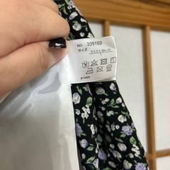 ギンガムチェックと花柄の切り替えスカートの画像