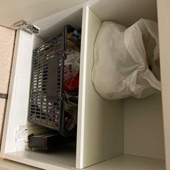 IKEA 食器棚の画像