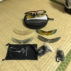 スポーツ　サングラス
