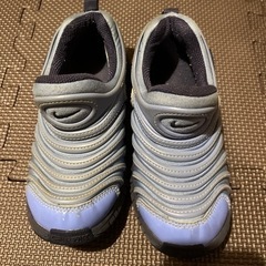 NIKE  ダイナモフリー　スニーカー　
