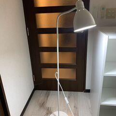 【中古傷あり】IKEAフロア/読書 ランプ, ホワイト　LERS...