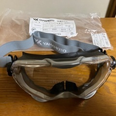 ゴーグル型保護メガネ