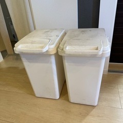 ゴミ箱　45L 2つ　差し上げます