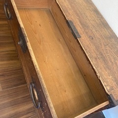 桐の箪笥の画像