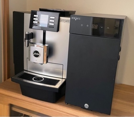 JURA全自動エスプレッソコーヒーマシン X8 とBrewmatic ミルククーラーのセット（美品）