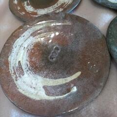 皿　10枚と1枚の画像