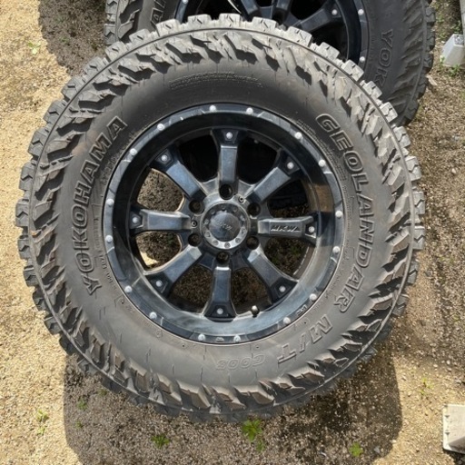 MTタイヤ付きホイール　プラド、fjクルーザーなど