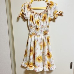 入手困難　LIZLISA   ひまわり　オフショル ワンピースの画像