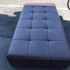 ソファー　レザー　事務所　オフィス　貝塚市　二色浜　SUGOKAGU　スクルト　スツール　