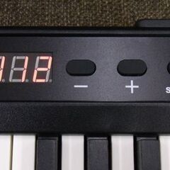 小型電子ピアノ 88鍵盤 Longeye ブラック 2022年製 持ち運び可能 付属品・J-POPピアノ楽譜あり 充電式　西岡店の画像