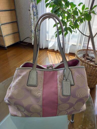 COACHコーチとっても可愛いピンクのトートバッグ