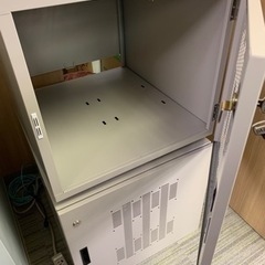 無料！！サーバーキャビネット2台セットの画像