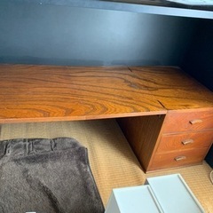 習字用机、明日捨てますの画像