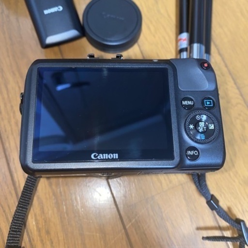 Canon EOS M【EF18-55 IS  EF22 STM】KIT